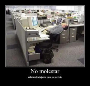 trabajando en la oficina